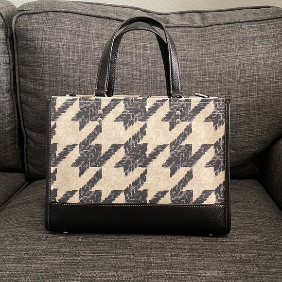 Coach Dempsey Carryall With Houndstooth Print And Patch - Picture 4 of 5